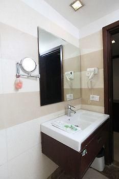 Oyo Rooms Malviya Nagar Market Nuova Delhi Esterno foto